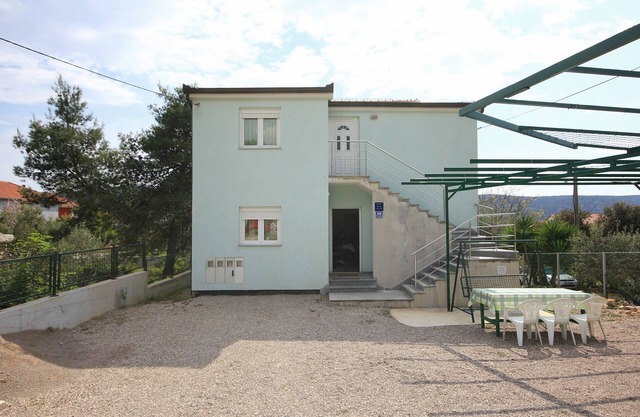 One bedroom apartment with terrace Poljica, Trogir (A-10010-d)