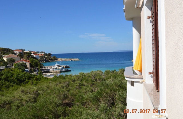 One bedroom apartment with terrace and sea view Jakišnica, Pag (A-4160-b)