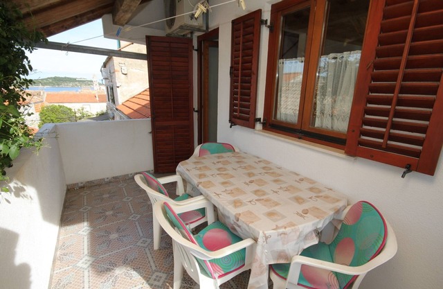 One bedroom apartment with terrace and sea view Vis (A-2435-b)