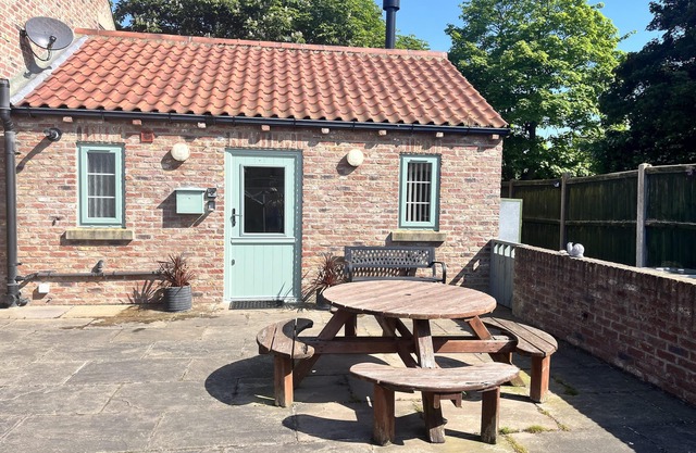 One bedroom barn with free parking