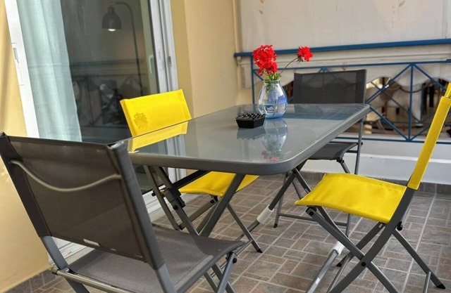 One bedroom family apartment. Super close to old town.