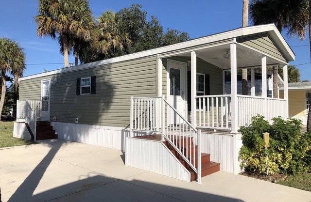 One Bedroom/One Bathroom Spacious Cottage
