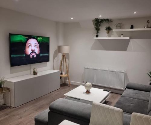 One double room in A 4 bed in Enfield north London