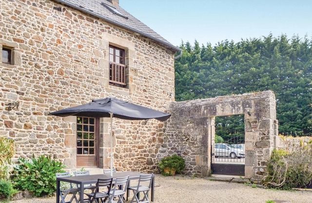 One half of a stone cottage on the Bugsierer Trail, where the whole family can go for bike rides.