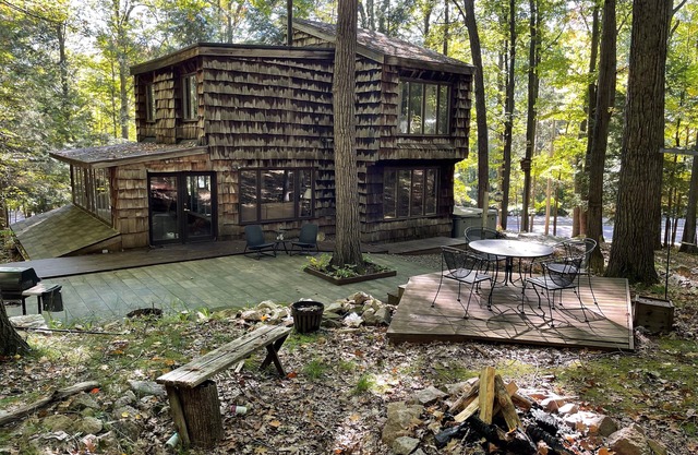 One-of-a-kind contemporary ski lodge in the heart of Rib Mountain State Park