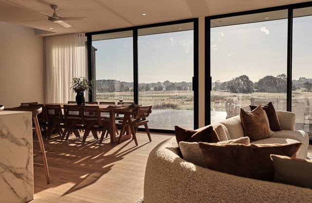 Open Country Homestead - Luxury accommodation with stunning views.