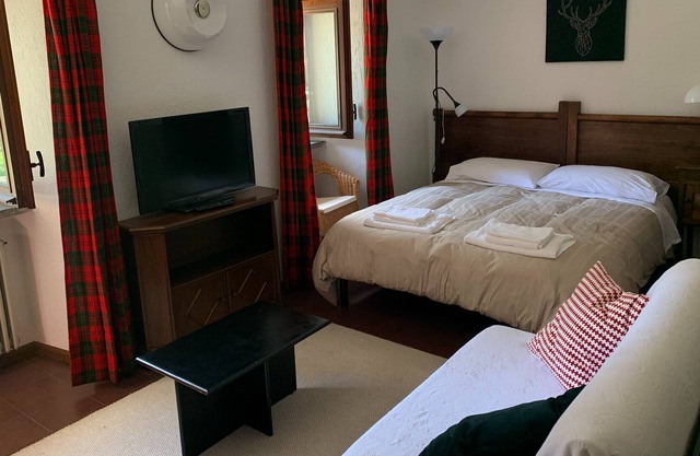 Open space/studio with garden in traditional farm house