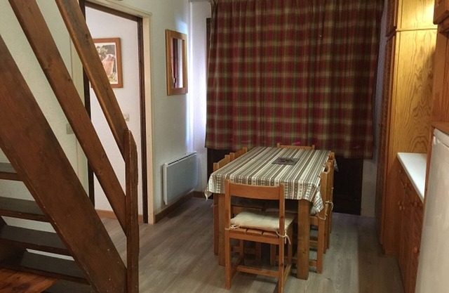 Orée des Pistes 39: 2-Piece Mezzanine Apt, Ski-in/Ski-out, Les Menuires, Sleeps 6, WiFi