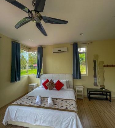 Orchard Villa, Radiant Janda Baik