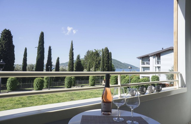 ORCHIDEA apartment overlooking Lake Iseo with terrace, 4 beds, 2 bathrooms