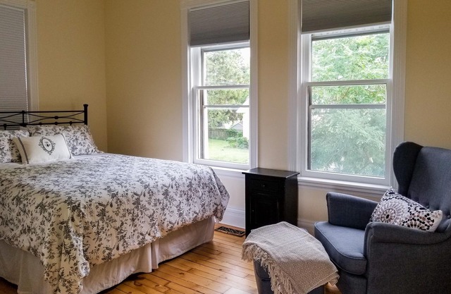 Orlando's Hideaway a quiet & comfortable 1887 home adjacent to heritage district
