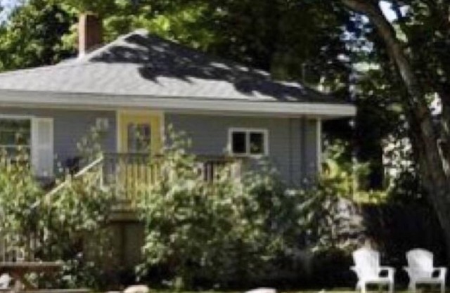 'Otter Cliff Cottage" a short walk to Otter Cove