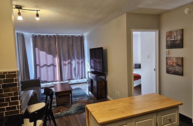 Our Cozy Downtown Calgary Retreat -With Amenities!