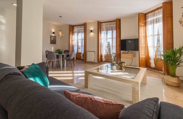 Our Lovely Penthouse with Private Roof Top Terrace!