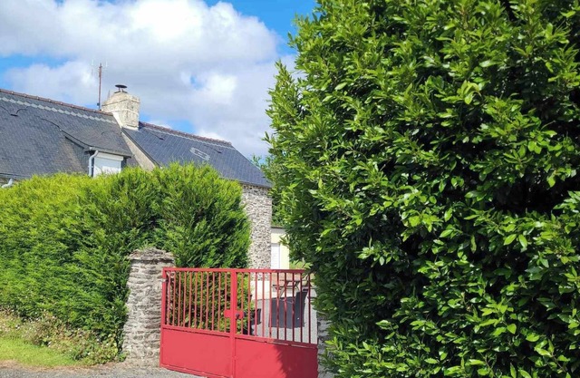 Our peaceful family home offers you a relaxing stay.