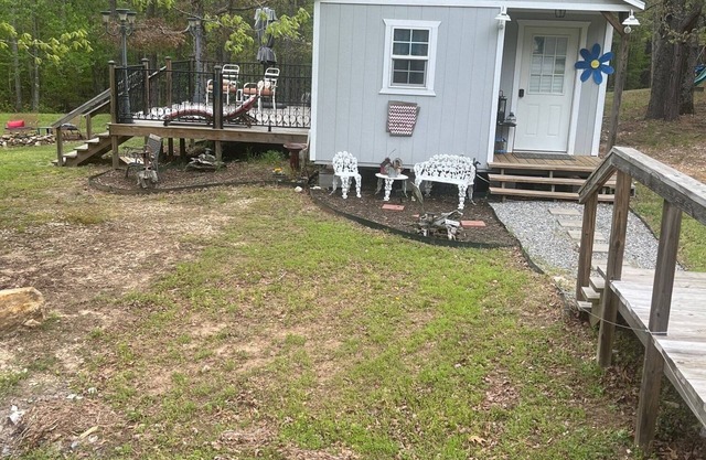 Our Studio, Beautiful! one bedroom, kitchen, living room, bath, very private.