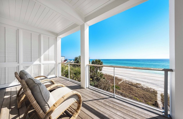 Our Time Cottage - Gulf Front Luxury! Free Bikes/Chairs/Fitness/Tennis!