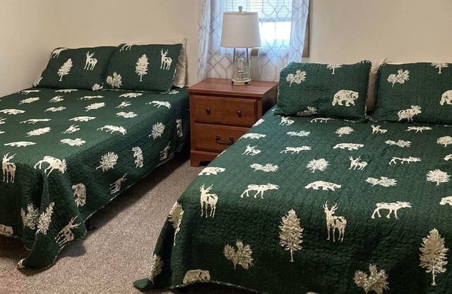 Outdoorsmen’s stay in a quiet community, pet friendly.