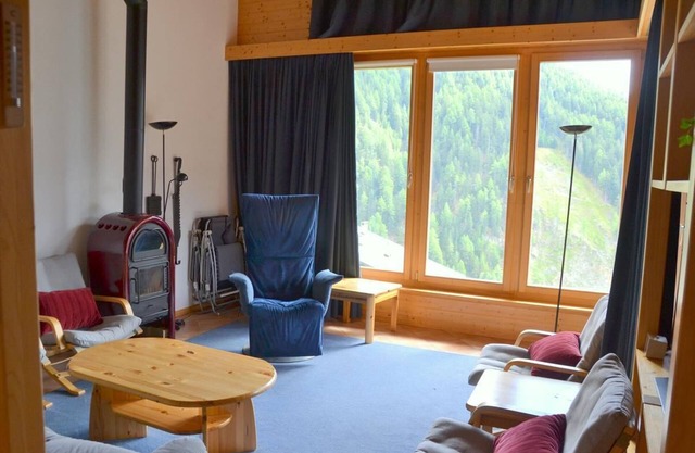 Outside : luxury modern apartment on top floor of a chalet, for 6-8 persons, balcony-terrace, beauti