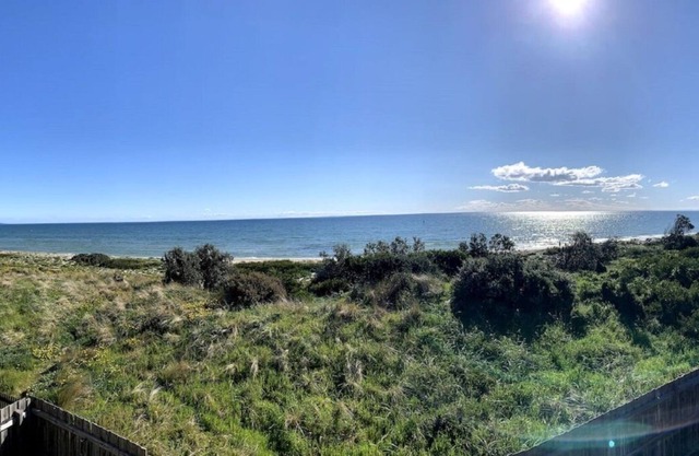 Outstanding beachfront retreat sleeps 8