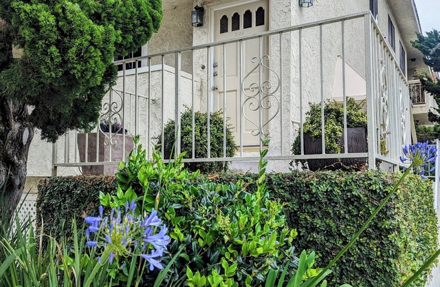 Outstanding Location. Spacious and Bright 2 Bedroom Condo.