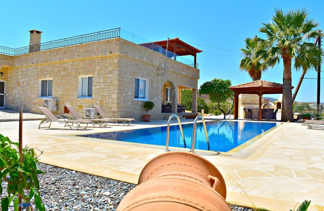 Outstanding Sea Views -Argaka Stunning 3 Bed Bungalow -Heated Infinity pool Wifi