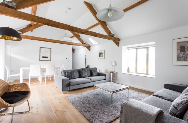 Owl Barn Great Brecon Beacons views A stylish modern barn conversion for 5.