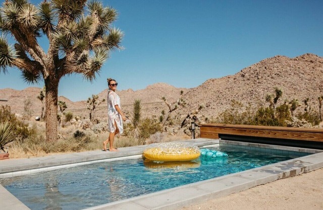 Owl & Hare 4 Bedroom w. Pool Spa @ Park Entrance