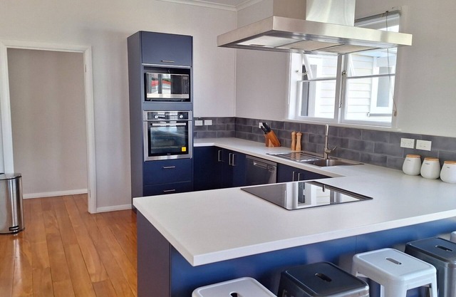 Oxford Retreat (2 min walk to Square), Spacious house, short walk to the Square, sleeps 12