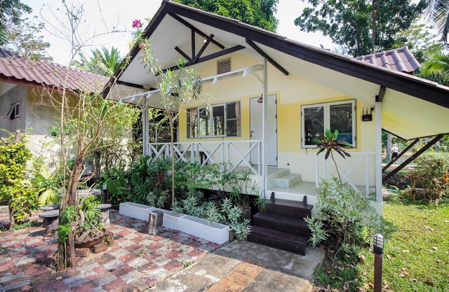 OYO 606 Baan Suansabai Pleanpanmai Resort Amphawa