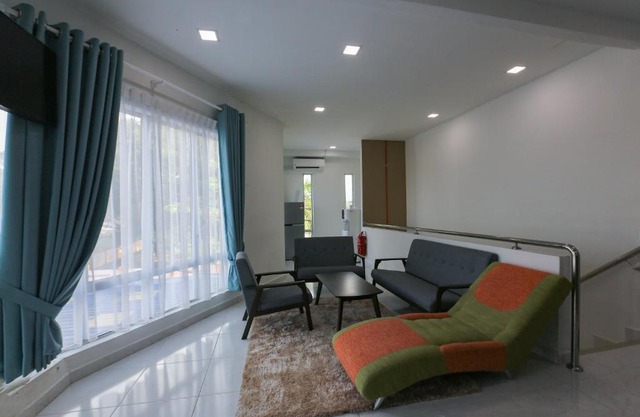 OYO 89859 Pp Traveller's Hotel