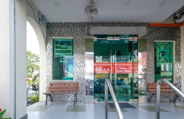 OYO 89877 Sun Triang Hotel
