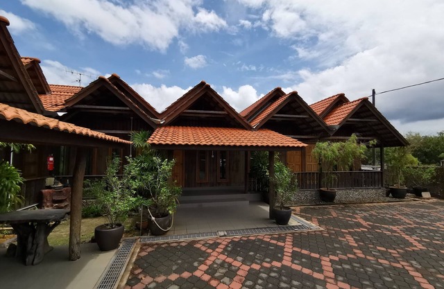 OYO 90038 Dalyla Inn Chalet