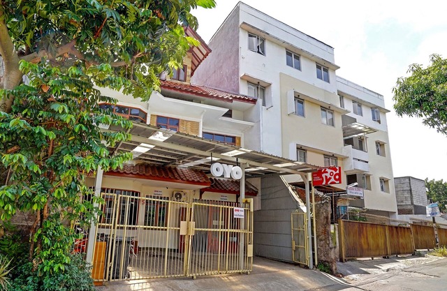 OYO 90840 Teratai Residence