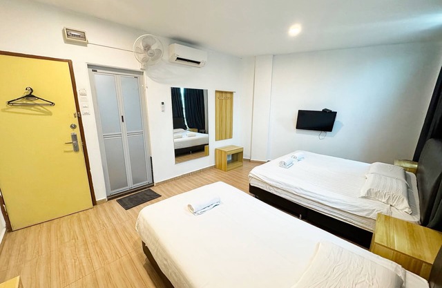 OYO 91010 Furich Hotel