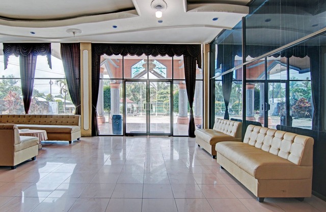 OYO 92551 Netra Hotel