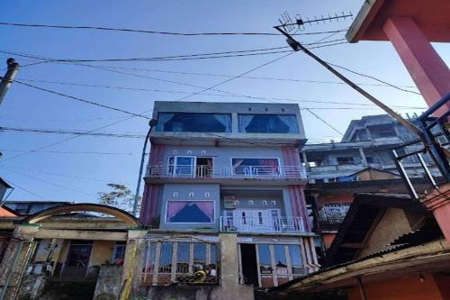 OYO 94702 Putra Family Homestay Sikunir