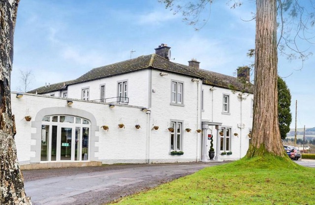 OYO Dryfesdale Hotel