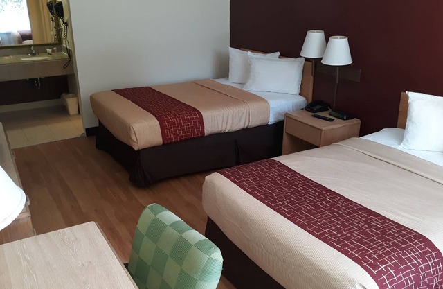 OYO Hotel Phenix City Central