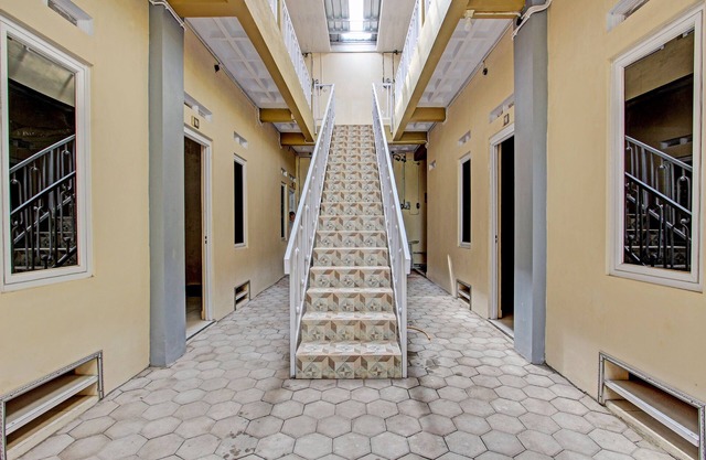 OYO Life 93034 Ayri Home