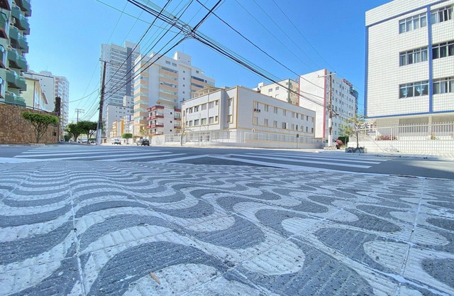 Pé na Areia Praia da Guilhermina IV