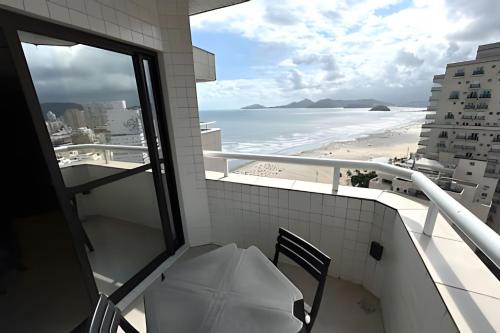 Pé na Areia: Sua Casa com Vista para o Horizonte