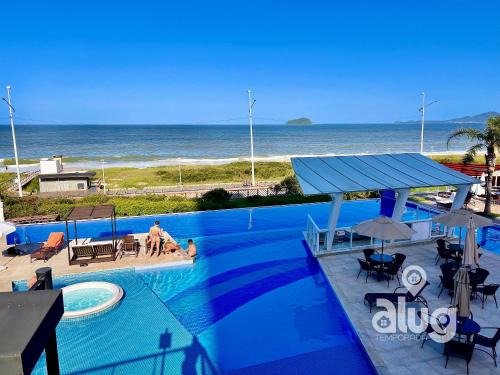 Pé na Areia Vista Mar Beto Carrero e Férias