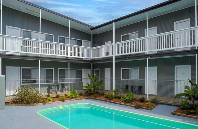 Pacific Motel 09
