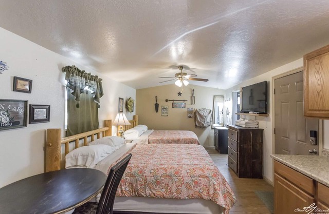 Paislees Palace at Serenity Hills Zion