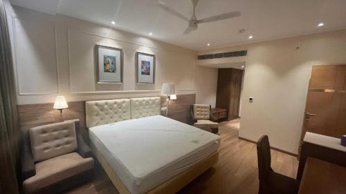 Palette Hotel And Resort Gokak