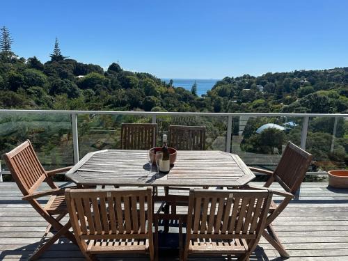 Palm Breeze Getaway 2 Premium Seaview Villa-Waiheke Island Resort