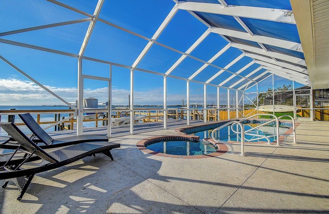 Palmetto Waterfront 4BR Home Pool, Private Pier