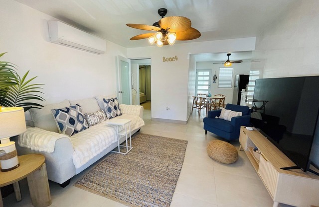 Palms Villa - Newly renovated condo by the beach!