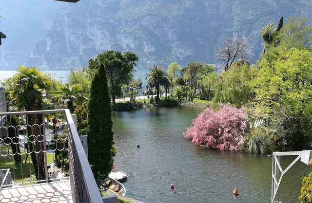 Panorama Lake View - BEACH APARTMENT ~ THE ORIGINAL